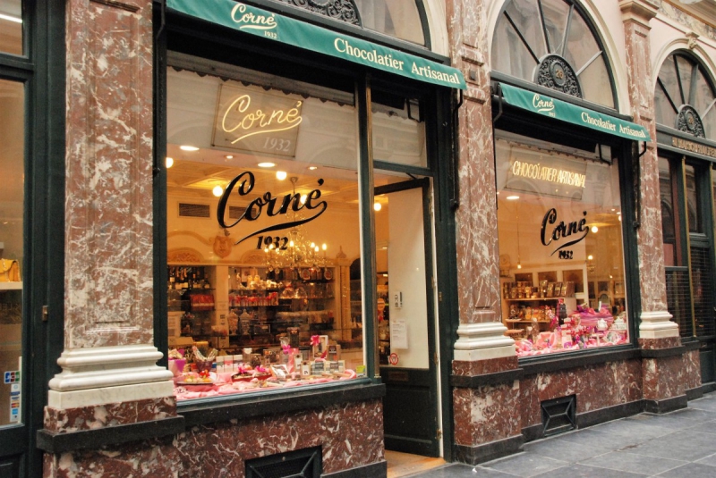 chocolaterie-SOLLIES PONT-min_chocolate_chocolaterie_shop_luxury_chic_gallery_brussels_belgium-558146